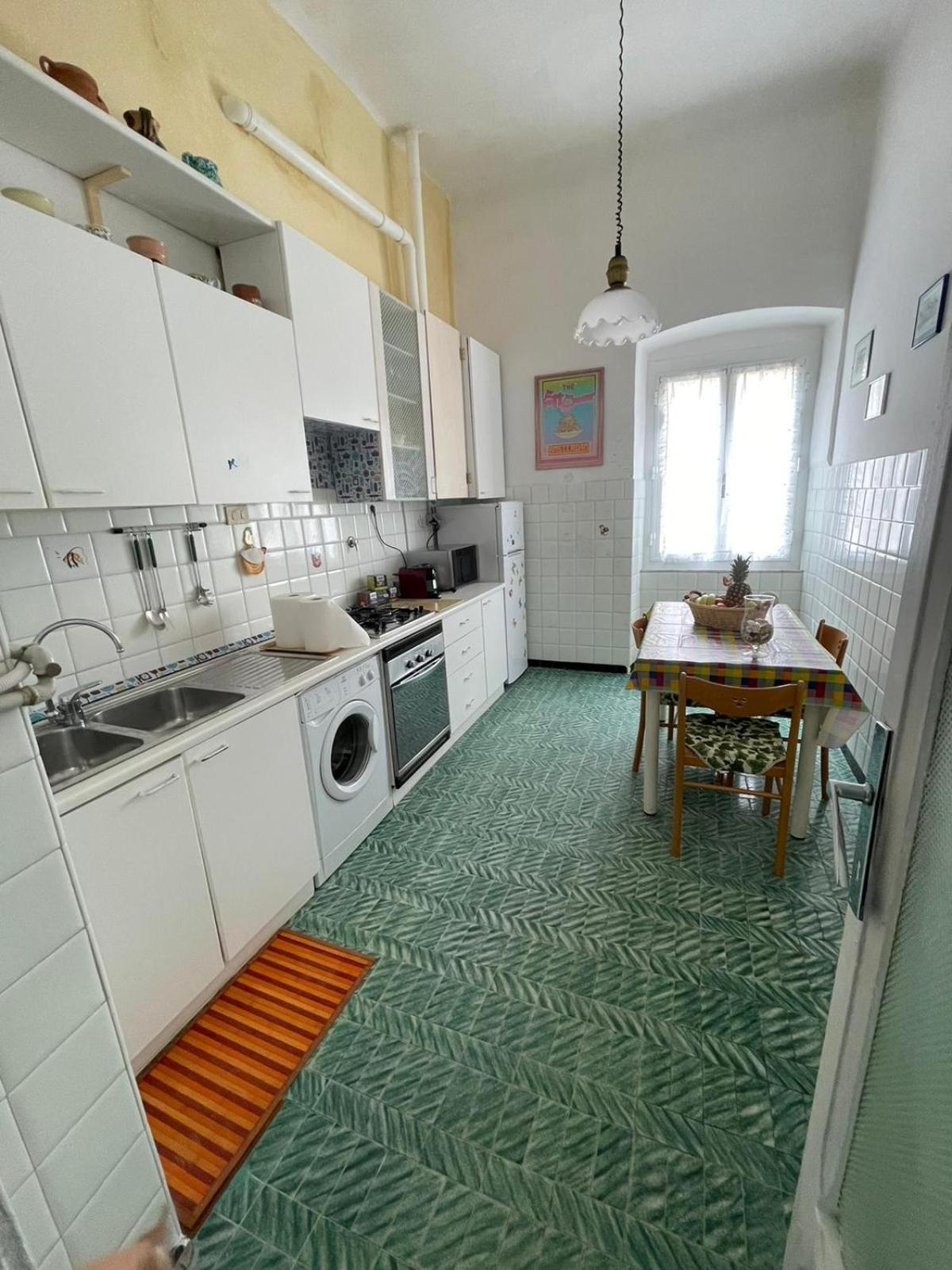 Tommy Guest House Ла-Спеція Екстер'єр фото
